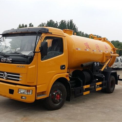 洒水车吸粪车吸粪车性能可靠,吸污车